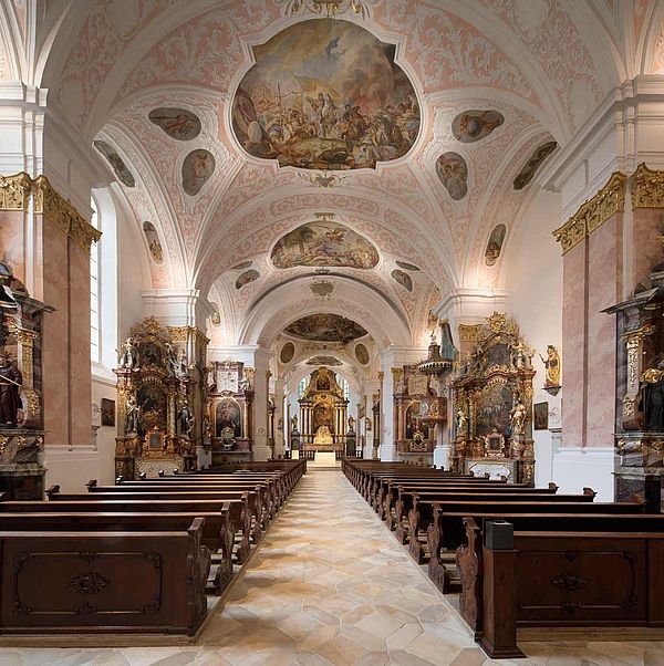 Altarraum der Kirche in Ensdorf