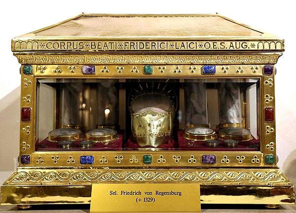 Reliquienschrein mit den sterblichen Überresten des seligen Friedrich vo Regensburg