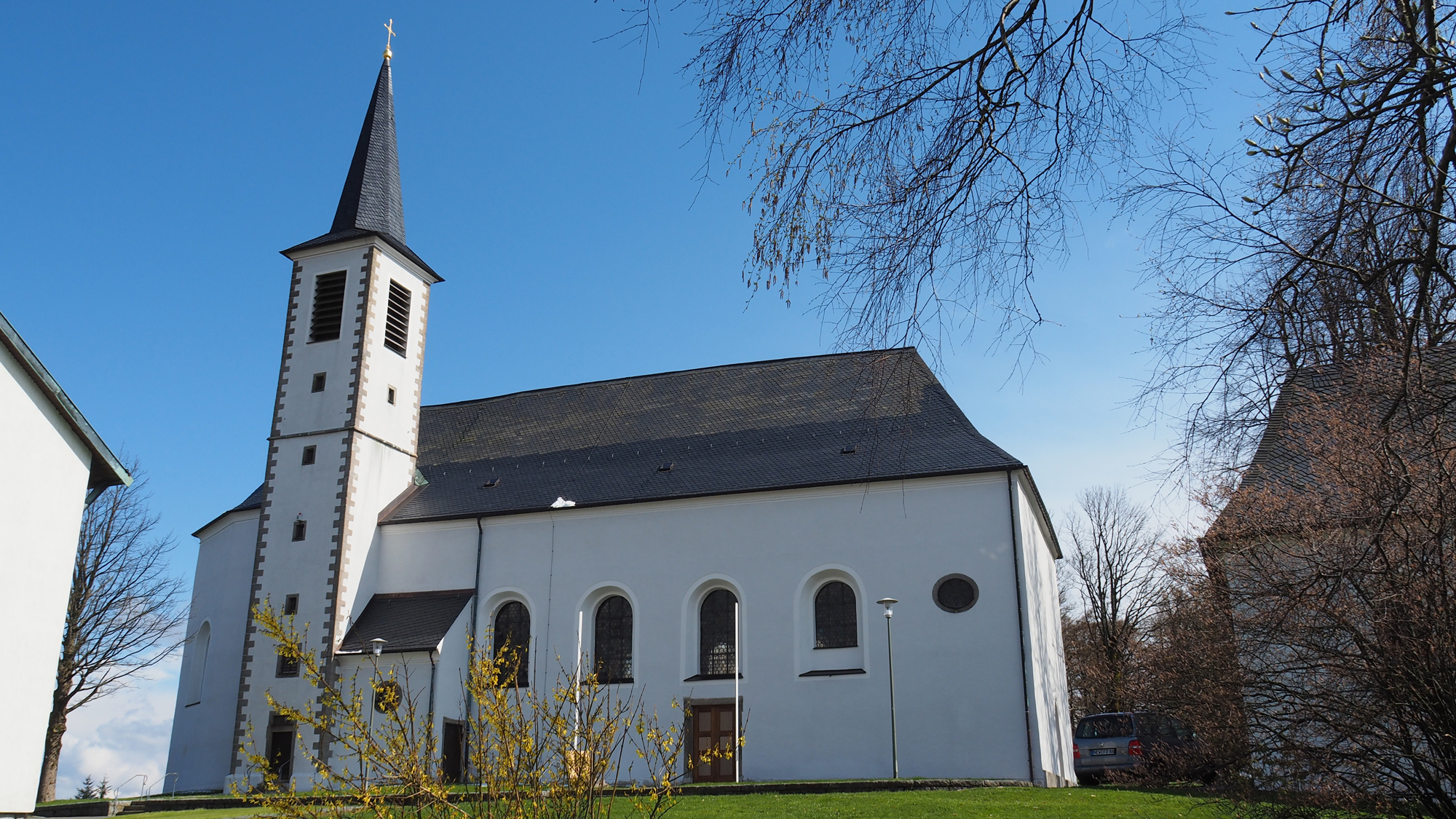 Die Wallfahrtskirche Mariä Heimsuchung auf dem Fahrenberg. 