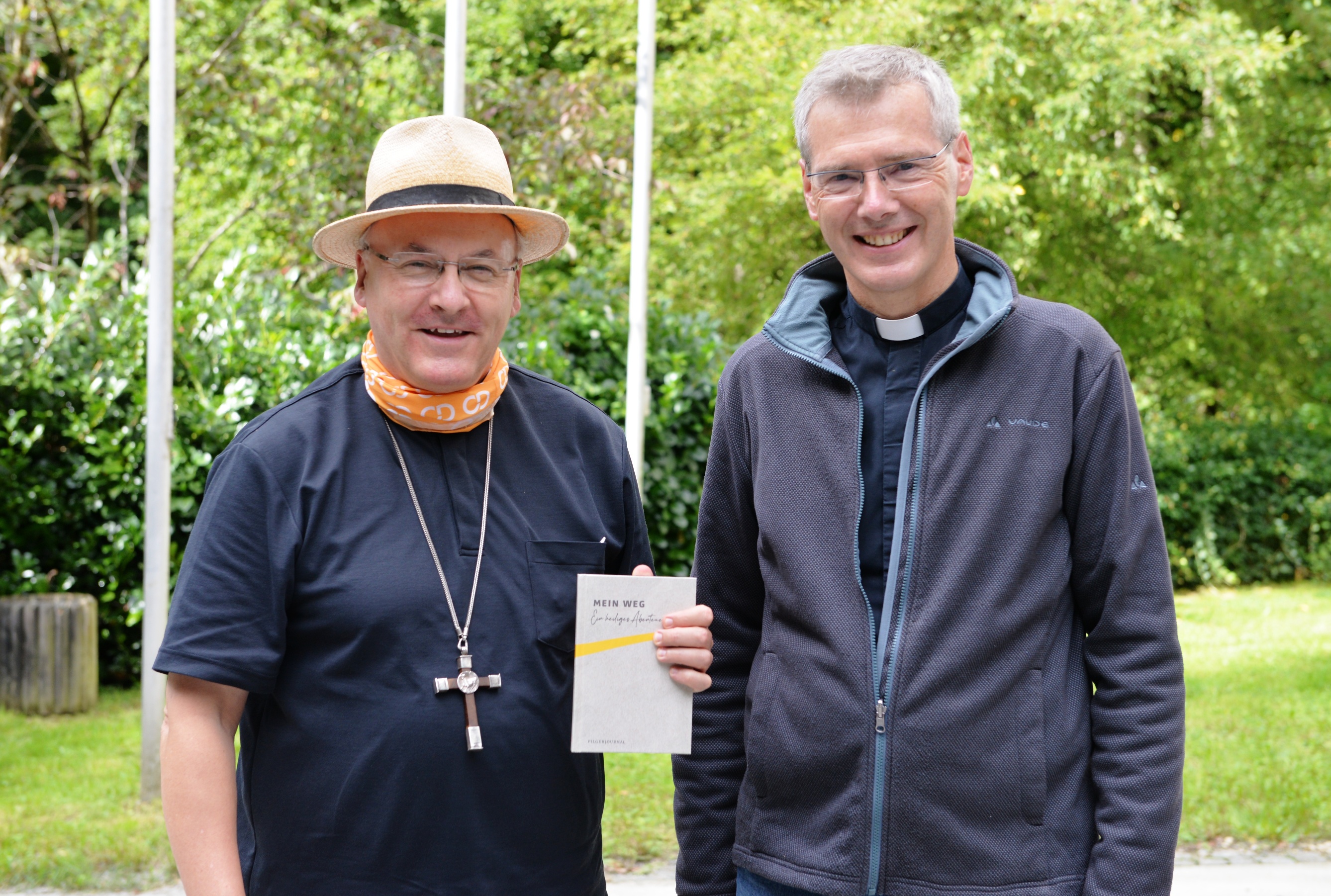 Bischof Rudolf Voderholzer mit Bischof Dr. Heiner Wilmer SCJ