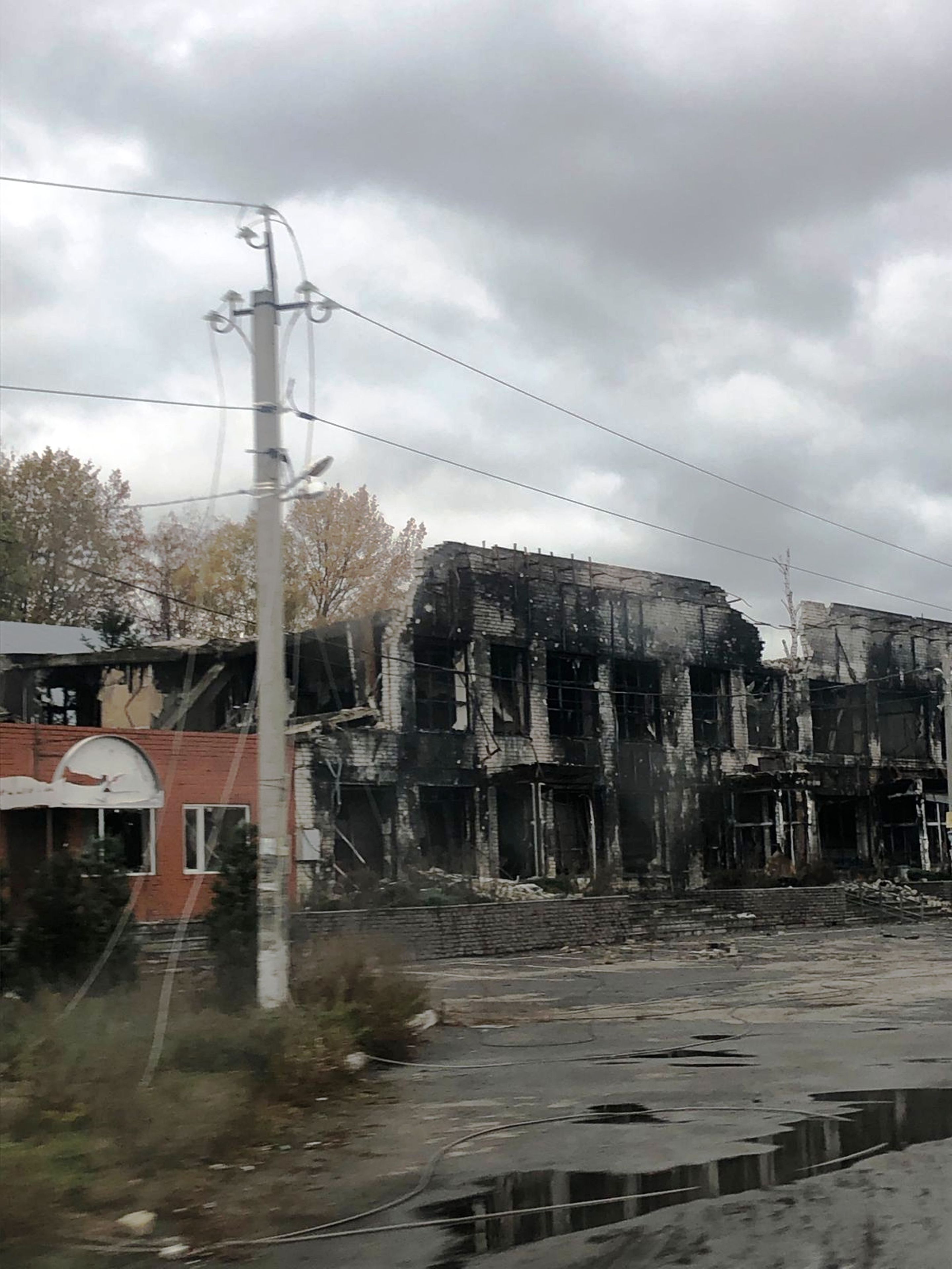 Zerstörte Häuser in der Ostukraine nahe der russischen Grenze. © KIRCHE IN NOT