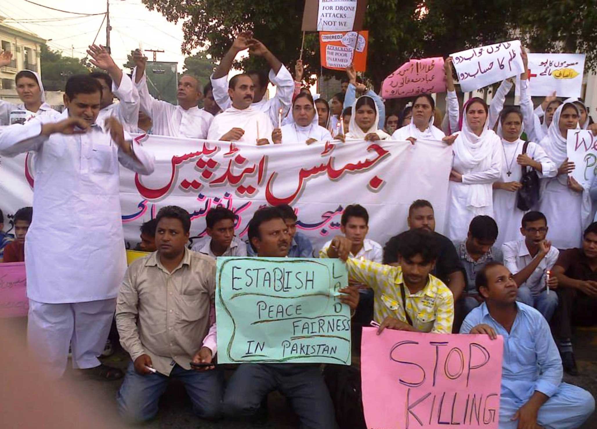 Christen in Pakistan demonstrieren gegen religiöse Gewalt