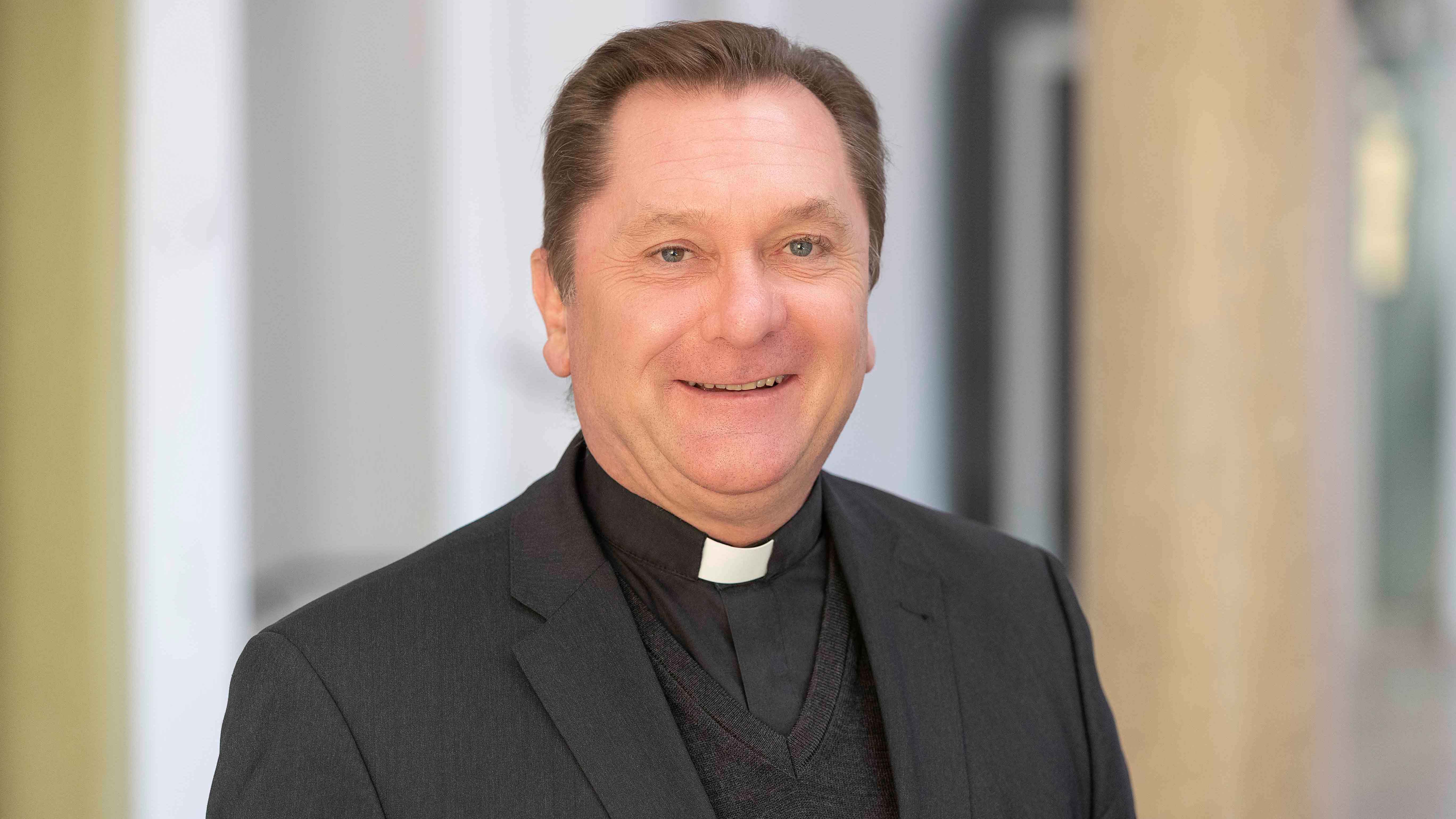 Interview mit Generalvikar Monsignore Dr. Roland Batz
