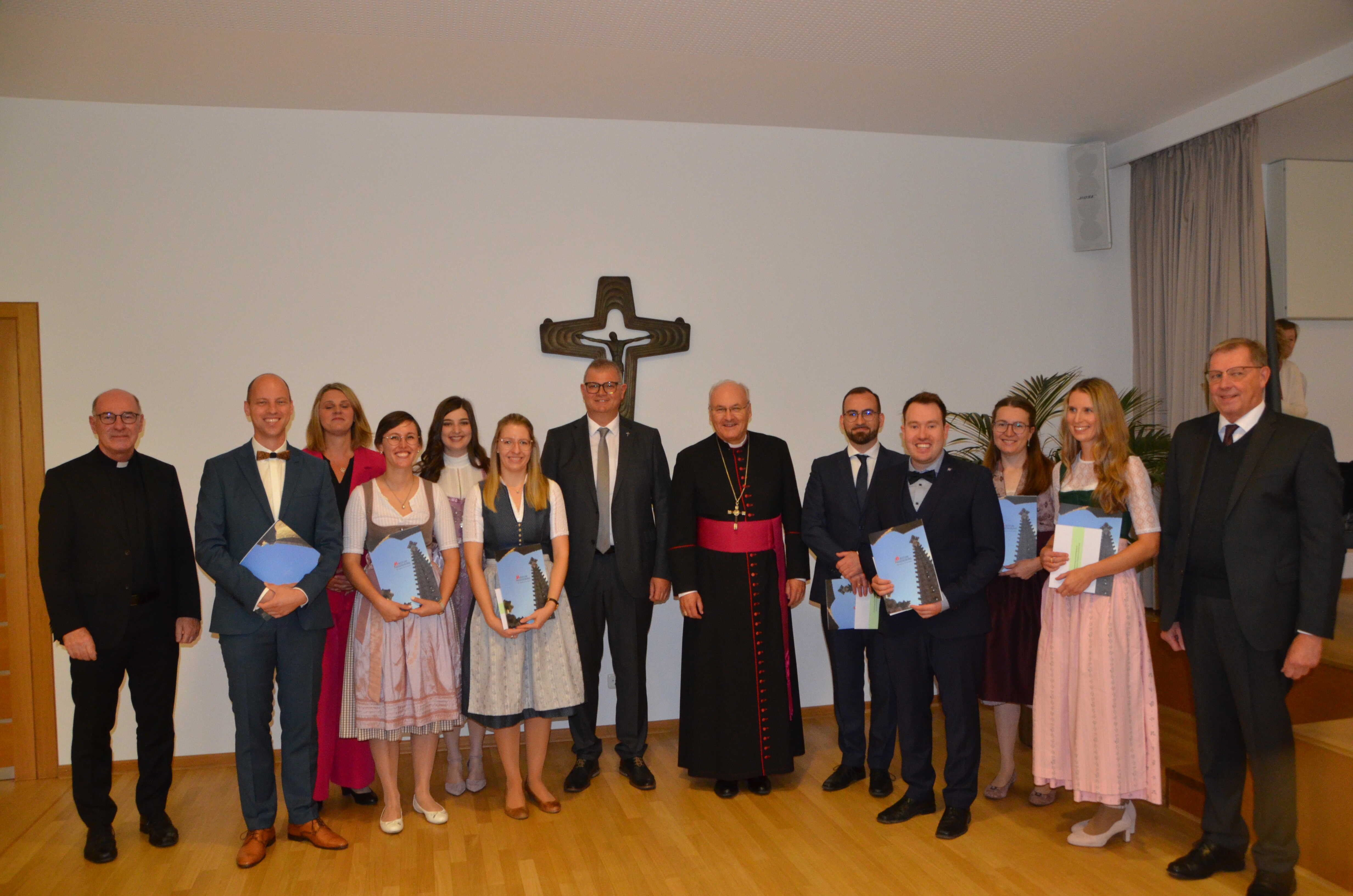 Bischof Rudolf sendet acht pastorale Mitarbeiterinnen und Mitarbeiter