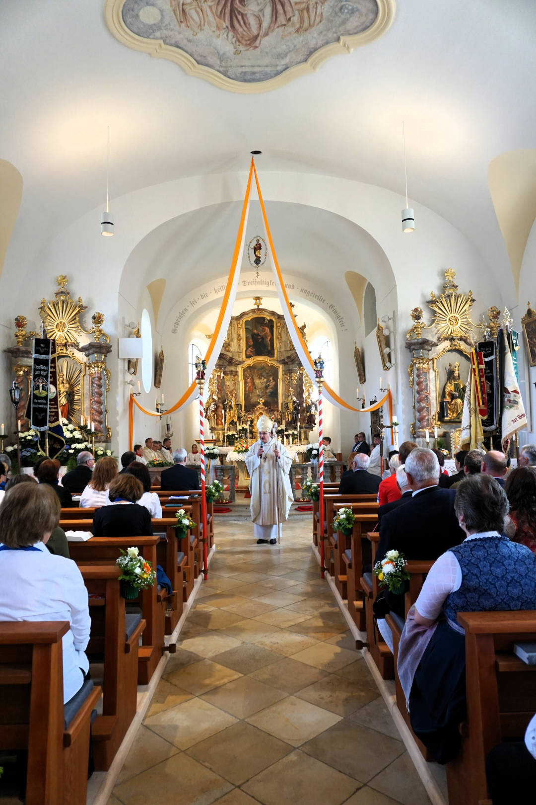Messe in der renovierten Pfarrkirche.