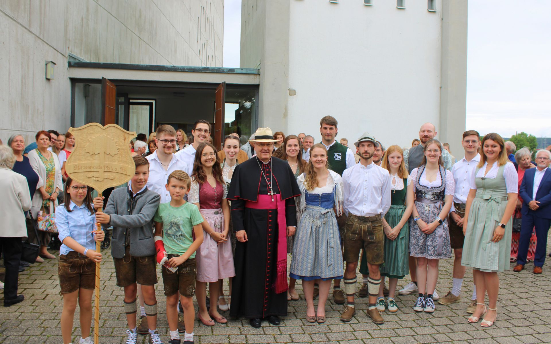 60-jähriges Weihejubiläum der Auferstehungskirche und 60 Jahre Pfarrei-Erhebung in Pirk