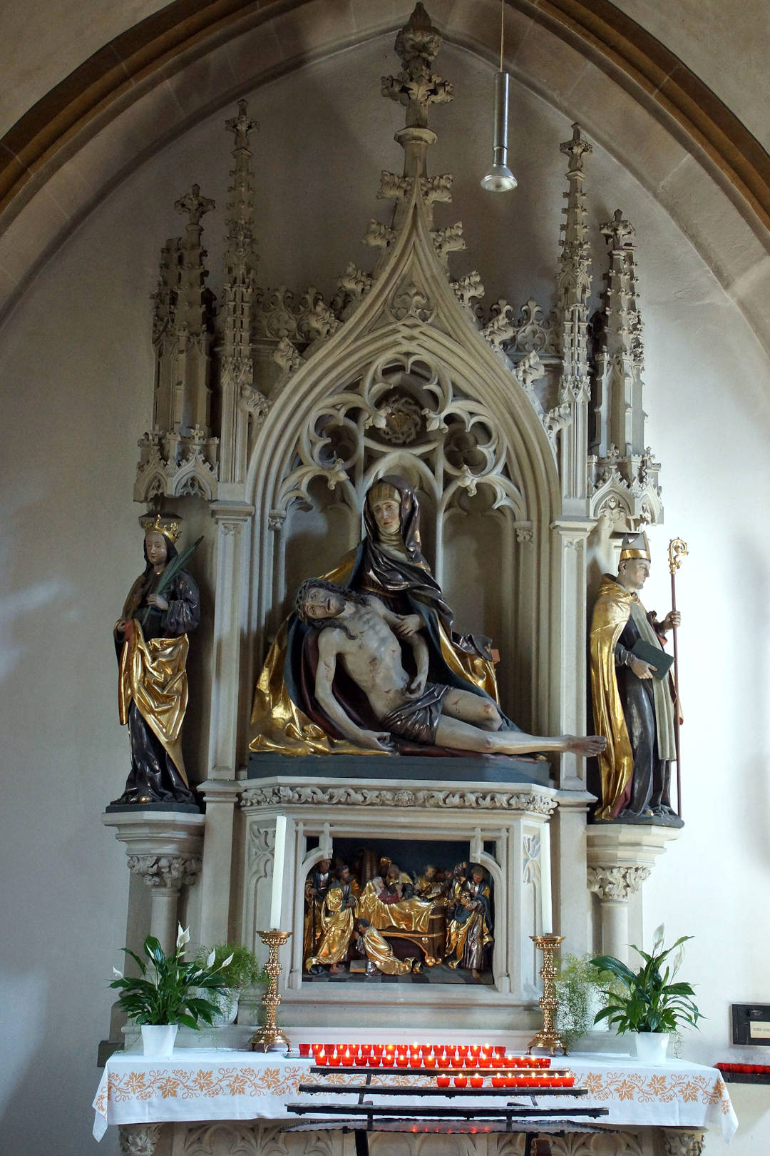 Seitenaltar mit Pieta