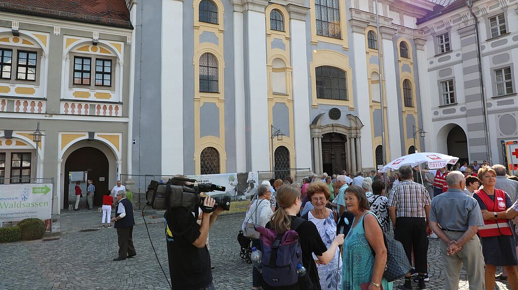 Caritas Seniorenwallfahrt zur Stiftsbasilika St. Johannes Evangelist