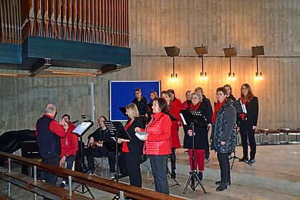 Mit „Neuen Geistlichen Liedern“ gestaltete die Musikgruppe Querbeet aus Pettendorf das musikalische Programm. 