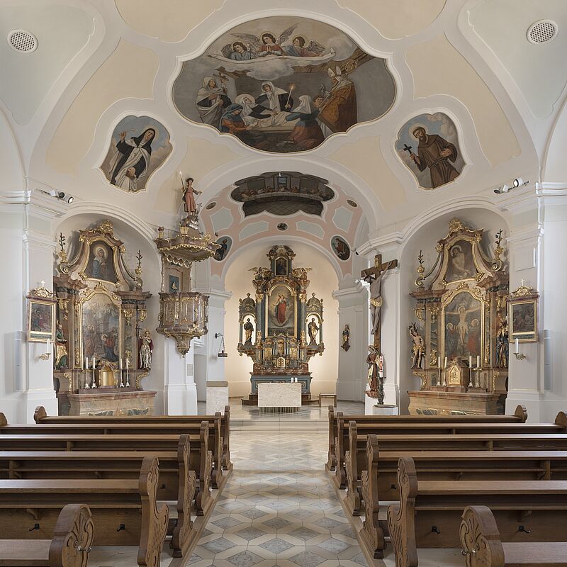 Altarraum der Kirche in Blaibach