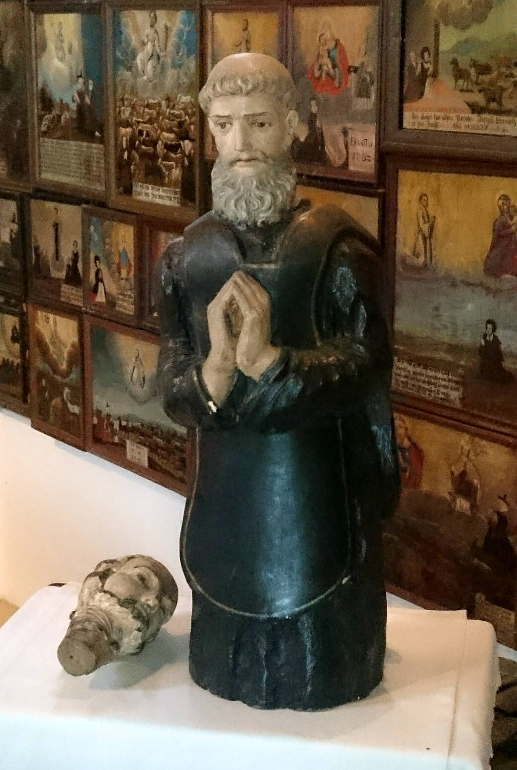 Die Hermann-Figur in der Einsiedelei-Kapelle der Wallfahrtstätte St. Hermann