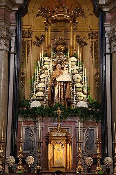 Altar in der Kirche de Santo António, errichtet an der Stelle seines Elternhauses in Lissabon 
